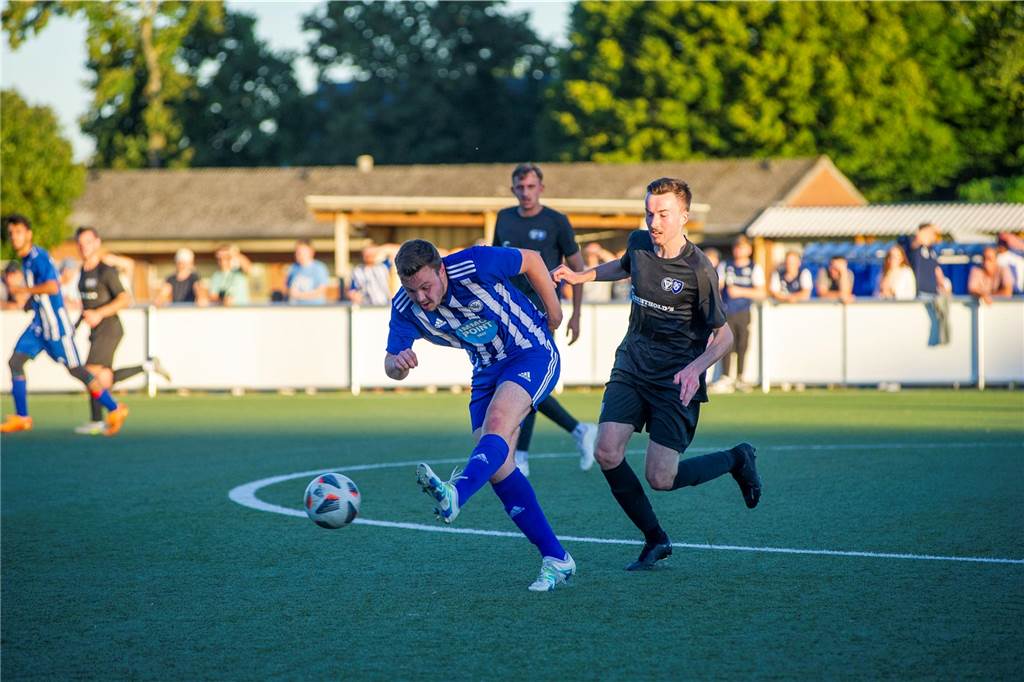 TuS Haltern wird Favoritenrolle gerecht: Die schönsten Fotos vom Derby beim ETuS zum Durchklicken Mit 1:5 musste sich A-Ligist ETuS Haltern im Kreispokal dem Westfalenligist TuS Haltern am See geschlagen geben.