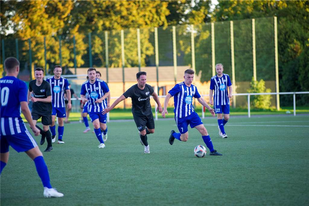 TuS Haltern wird Favoritenrolle gerecht: Die schönsten Fotos vom Derby beim ETuS zum Durchklicken Mit 1:5 musste sich A-Ligist ETuS Haltern im Kreispokal dem Westfalenligist TuS Haltern am See geschlagen geben.