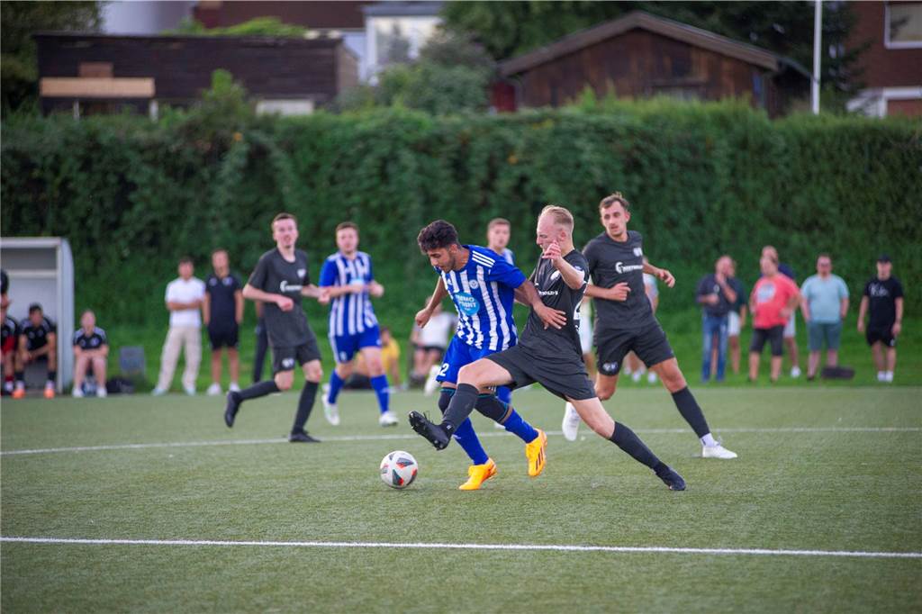 TuS Haltern wird Favoritenrolle gerecht: Die schönsten Fotos vom Derby beim ETuS zum Durchklicken Mit 1:5 musste sich A-Ligist ETuS Haltern im Kreispokal dem Westfalenligist TuS Haltern am See geschlagen geben.