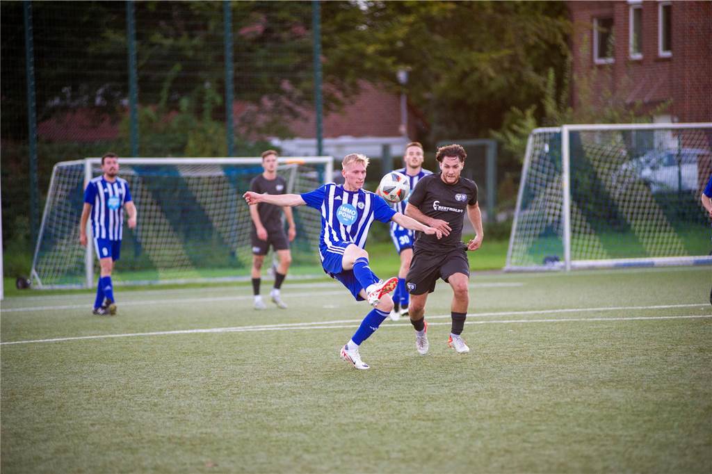 TuS Haltern wird Favoritenrolle gerecht: Die schönsten Fotos vom Derby beim ETuS zum Durchklicken Mit 1:5 musste sich A-Ligist ETuS Haltern im Kreispokal dem Westfalenligist TuS Haltern am See geschlagen geben.