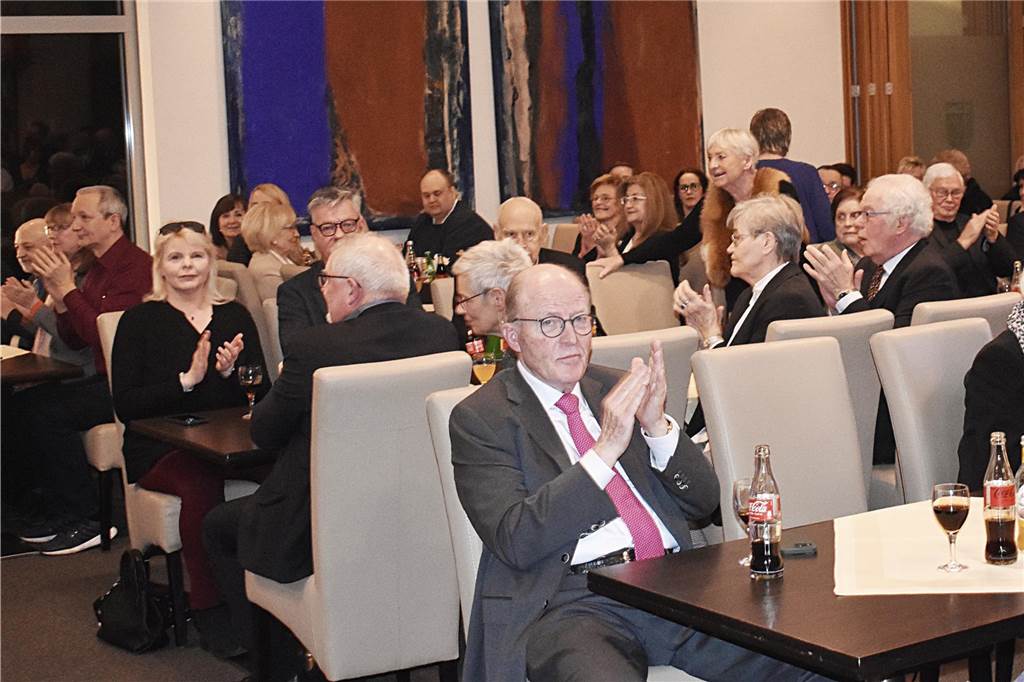 Herbert Reul schweigt bei Besuch zum Anti-Terror-Einsatz Mit Beifall wurde Herbert Reul von 160 Gästen beim CDU-Neujahrsempfang in Castrop-Rauxel begrüßt.
