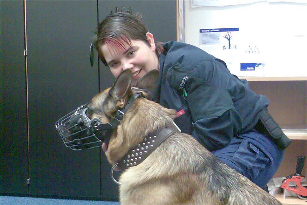 Leichenfunde und Schießereien: Silvana Schmidt arbeitet im Sicherheitsdienst Silvana Schmidt und Schäferhündin Sina