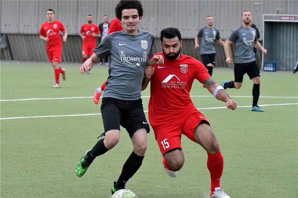 BV Brambauer und LSV II in Not, Wethmar und Alstedde im Gleichschritt – die Bilanz der Bezirksliga Mit 2:0 gewann der BV Brambauer um Andreas Lieder (l.) gegen den Lüner SV II und Dogus Can Acar.