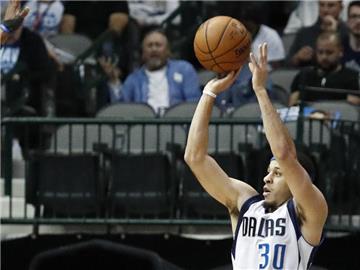 Mit 23 Punkten war Seth Curry der beste Werfer der Mavericks. Foto: Larry W. Smith