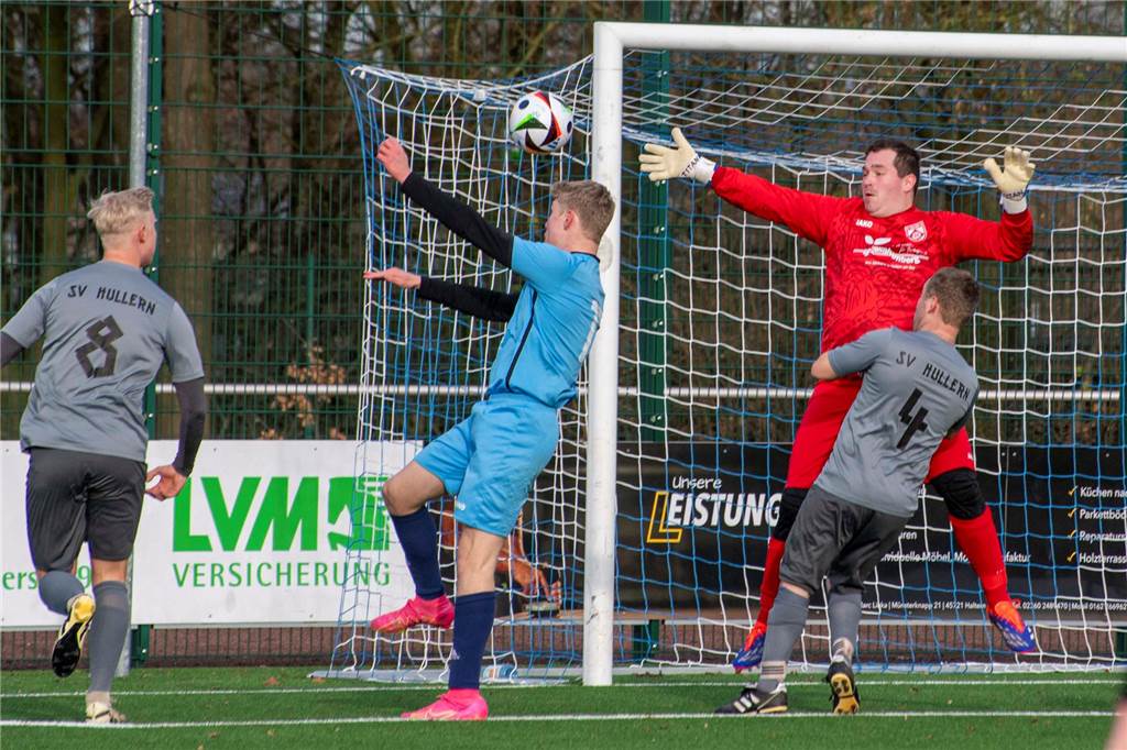 Mit 3:1 setzte sich der SV Hullern beim TuS Sythen II durch.