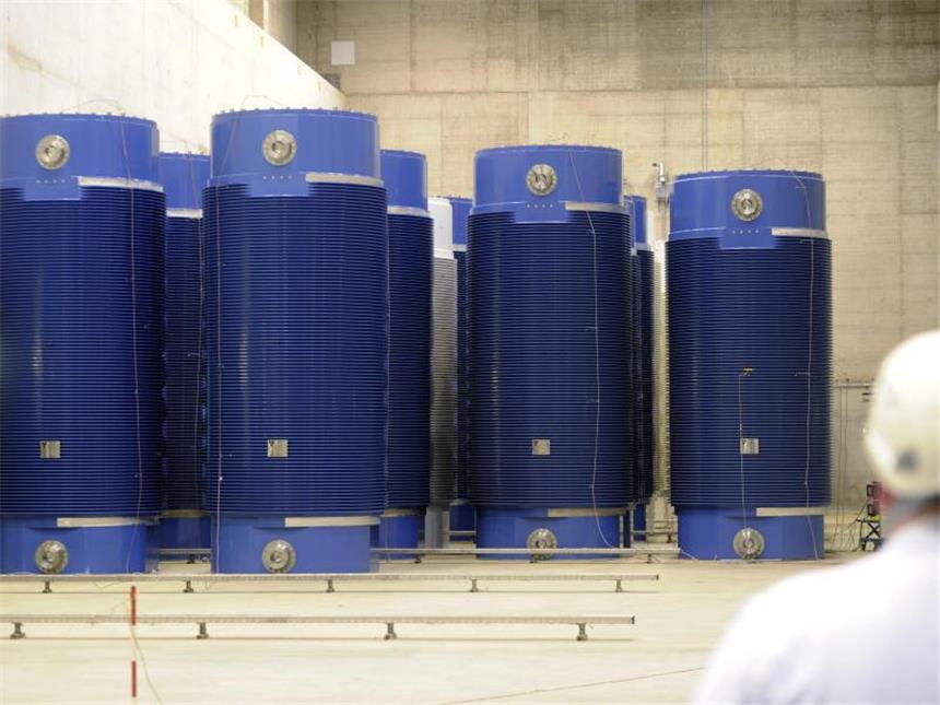 Endlager könnte in jedem Bundesland entstehen Mit 34 Castor-Behältern gefüllte Zwischenlager für Atommüll am Kernkraftwerk Philippsburg (Kreis Karlsruhe). Foto: Uli Deck/Archiv