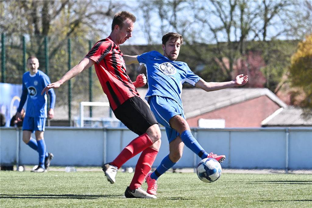 Mit 4:0 setzte sich der ETuS Haltern II im Derby in der Kreisliga C2 gegen den SV Hullern durch. Drei der vier Tore fielen nach der Pause.