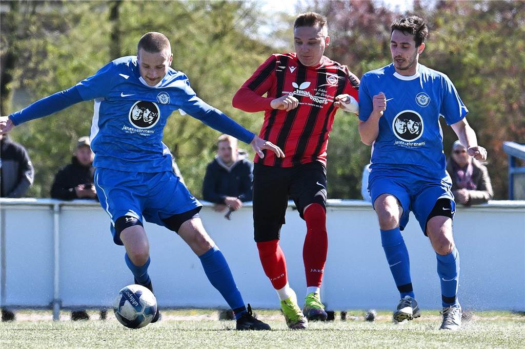 Mit 4:0 setzte sich der ETuS Haltern II im Derby in der Kreisliga C2 gegen den SV Hullern durch. Drei der vier Tore fielen nach der Pause.