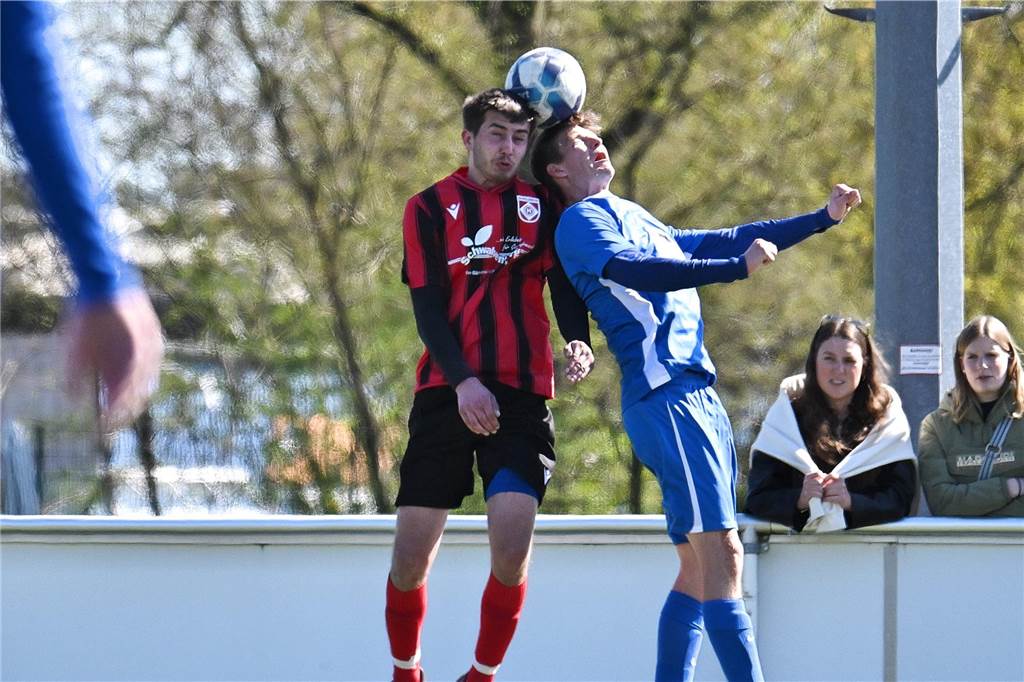 Mit 4:0 setzte sich der ETuS Haltern II im Derby in der Kreisliga C2 gegen den SV Hullern durch. Drei der vier Tore fielen nach der Pause.