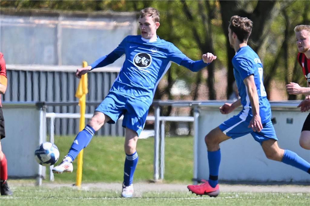 Mit 4:0 setzte sich der ETuS Haltern II im Derby in der Kreisliga C2 gegen den SV Hullern durch. Drei der vier Tore fielen nach der Pause.