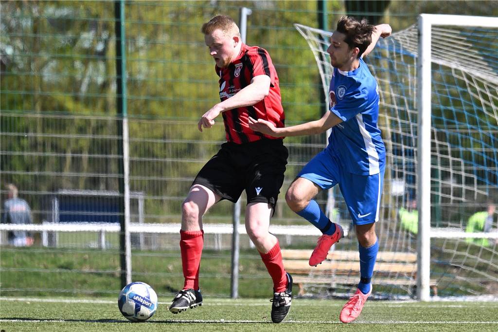 Mit 4:0 setzte sich der ETuS Haltern II im Derby in der Kreisliga C2 gegen den SV Hullern durch. Drei der vier Tore fielen nach der Pause.