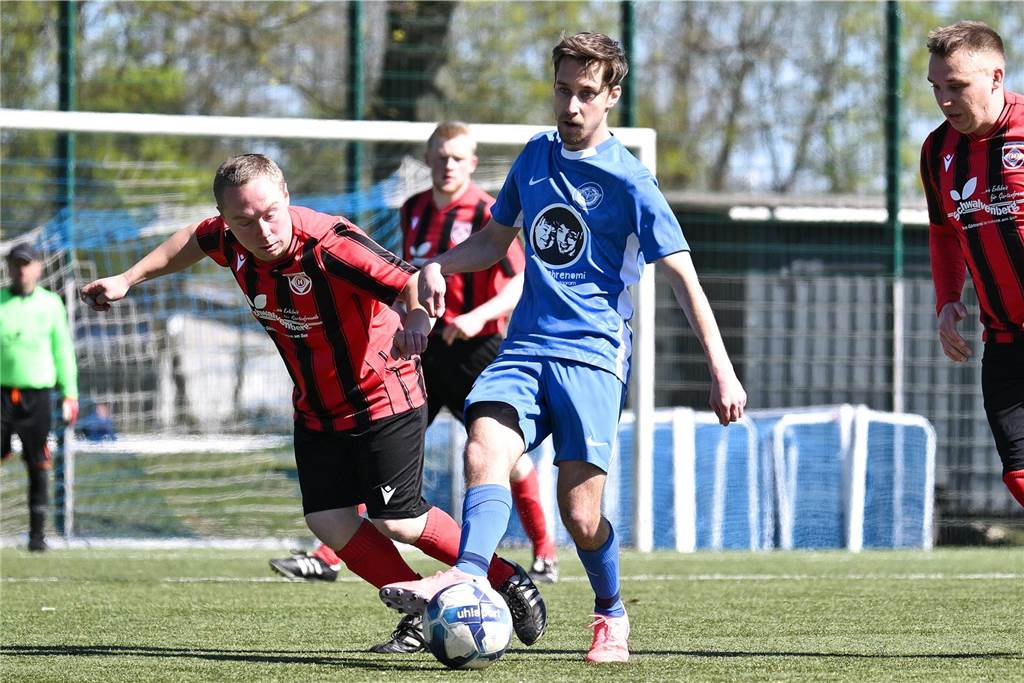 Mit 4:0 setzte sich der ETuS Haltern II im Derby in der Kreisliga C2 gegen den SV Hullern durch. Drei der vier Tore fielen nach der Pause.