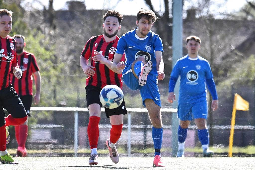 Mit 4:0 setzte sich der ETuS Haltern II im Derby in der Kreisliga C2 gegen den SV Hullern durch. Drei der vier Tore fielen nach der Pause.