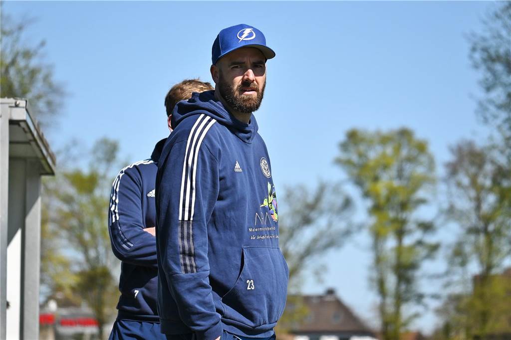 Mit 4:0 setzte sich der ETuS Haltern II im Derby in der Kreisliga C2 gegen den SV Hullern durch. Drei der vier Tore fielen nach der Pause.