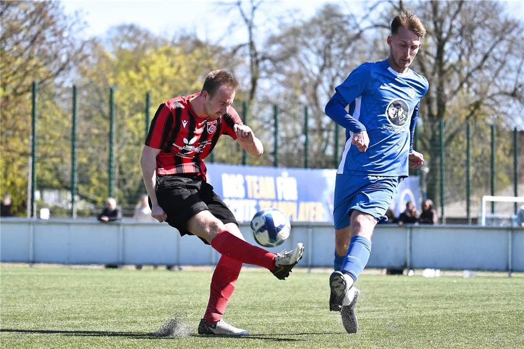 Mit 4:0 setzte sich der ETuS Haltern II im Derby in der Kreisliga C2 gegen den SV Hullern durch. Drei der vier Tore fielen nach der Pause.