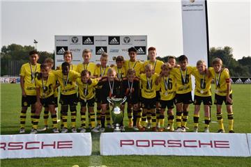 Mit 5:3 setzte sich am Samstag die U13 von Borussia Dortmund im Finale gegen den FC Schalke 04 durch. 