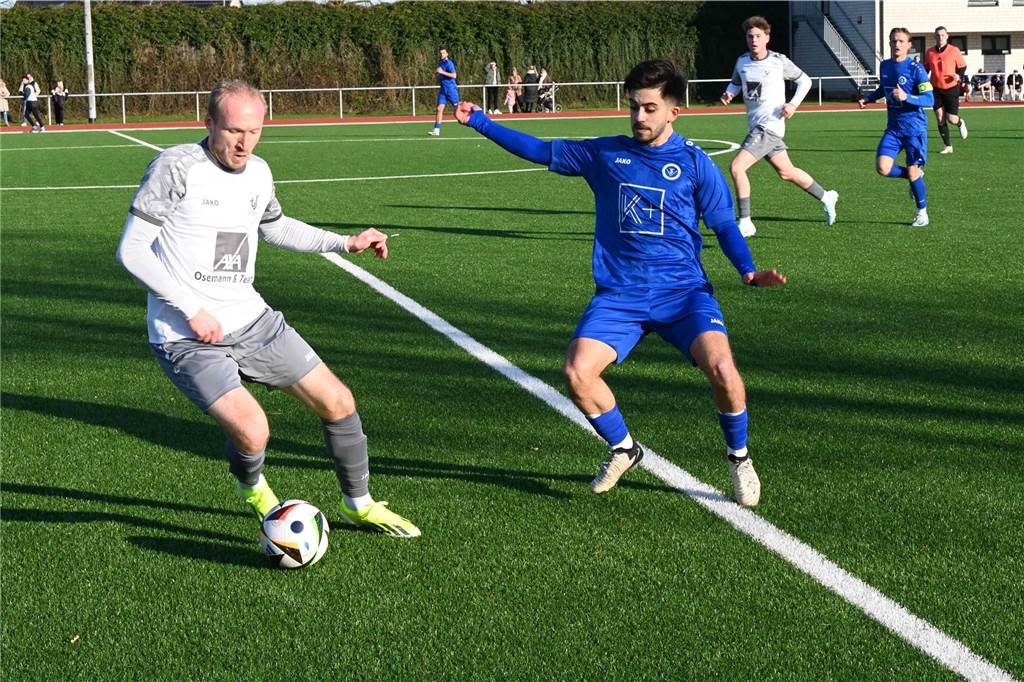 Ein Bild vom 6:0-Sieg des TuS Sythen gegen den TSV Marl-Hüls.