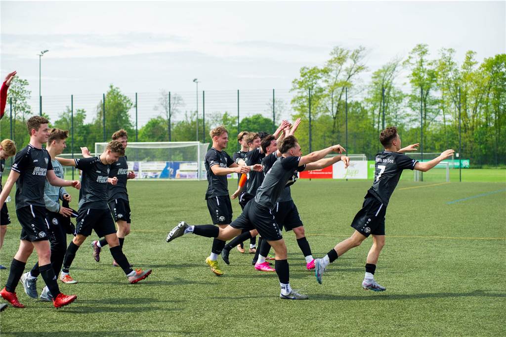 Mit 8:2 setzte sich der TuS Haltern am See in der U19-Landesliga gegen Westfalia Herne durch, stieg damit bereits am drittletzten Spieltag der Saison in die Westfalenliga auf.