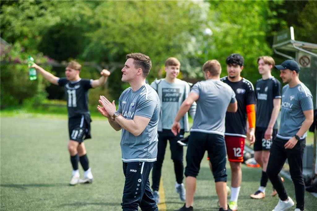 Mit 8:2 setzte sich der TuS Haltern am See in der U19-Landesliga gegen Westfalia Herne durch, stieg damit bereits am drittletzten Spieltag der Saison in die Westfalenliga auf.