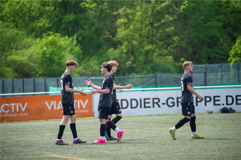 Mit 8:2 setzte sich der TuS Haltern am See in der U19-Landesliga gegen Westfalia Herne durch, stieg damit bereits am drittletzten Spieltag der Saison in die Westfalenliga auf.
