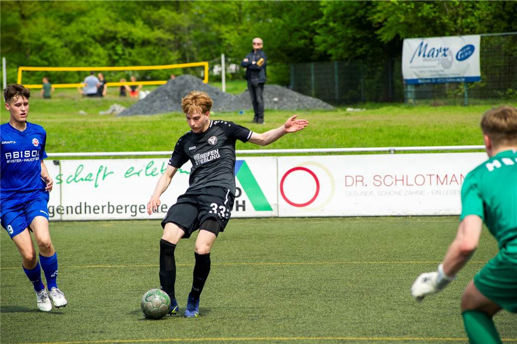 Mit 8:2 setzte sich der TuS Haltern am See in der U19-Landesliga gegen Westfalia Herne durch, stieg damit bereits am drittletzten Spieltag der Saison in die Westfalenliga auf.