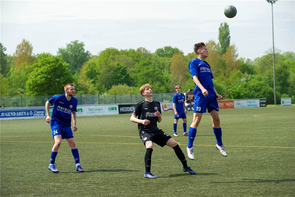 Mit 8:2 setzte sich der TuS Haltern am See in der U19-Landesliga gegen Westfalia Herne durch, stieg damit bereits am drittletzten Spieltag der Saison in die Westfalenliga auf.