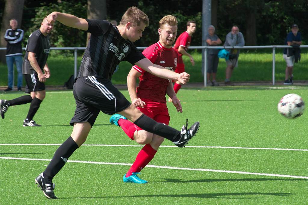 Mit 8:3 setzte sich der SV Lippramsdorf II gegen den SV Bossendorf II im Duell der Absteiger aus der Kreisliga B durch.