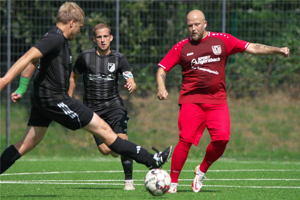 Mit 8:3 setzte sich der SV Lippramsdorf II gegen den SV Bossendorf II im Duell der Absteiger aus der Kreisliga B durch.
