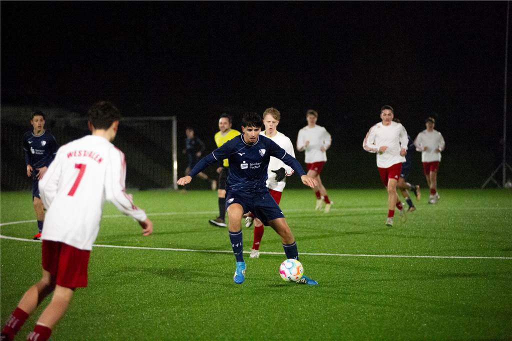 Mit 9:0 setzte sich die U16 des VfL Bochum gegen die U16-Regionalauswahl des FLVW durch. Gespielt wurde auf der Anlage von BW Lavesum.