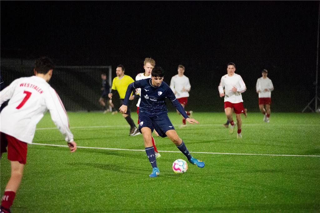 Mit 9:0 setzte sich die U16 des VfL Bochum gegen die U16-Regionalauswahl des FLVW durch. Gespielt wurde auf der Anlage von BW Lavesum.