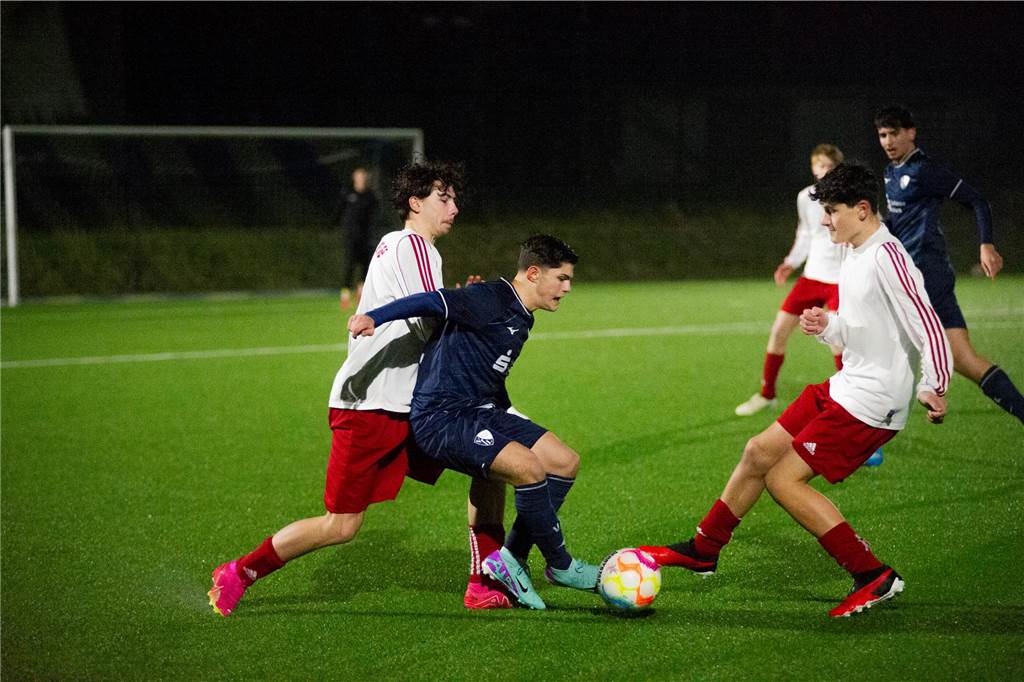 Mit 9:0 setzte sich die U16 des VfL Bochum gegen die U16-Regionalauswahl des FLVW durch. Gespielt wurde auf der Anlage von BW Lavesum.
