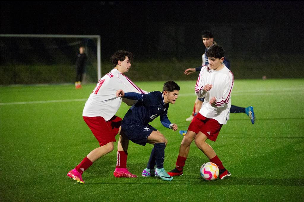 Mit 9:0 setzte sich die U16 des VfL Bochum gegen die U16-Regionalauswahl des FLVW durch. Gespielt wurde auf der Anlage von BW Lavesum.