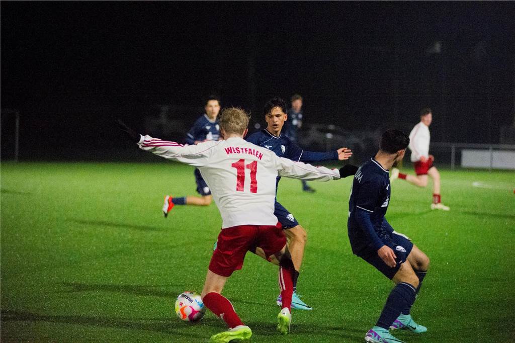 Mit 9:0 setzte sich die U16 des VfL Bochum gegen die U16-Regionalauswahl des FLVW durch. Gespielt wurde auf der Anlage von BW Lavesum.