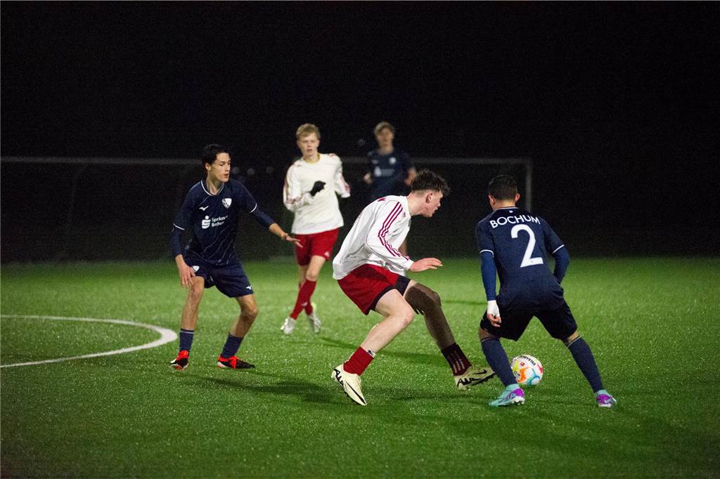 Mit 9:0 setzte sich die U16 des VfL Bochum gegen die U16-Regionalauswahl des FLVW durch. Gespielt wurde auf der Anlage von BW Lavesum.