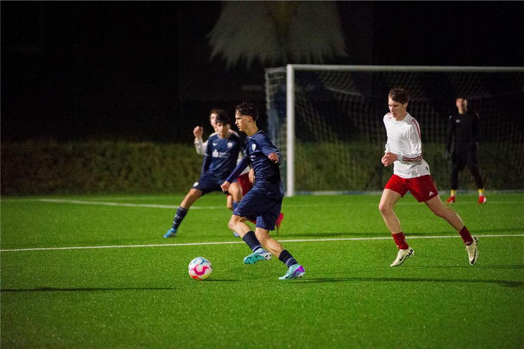 Mit 9:0 setzte sich die U16 des VfL Bochum gegen die U16-Regionalauswahl des FLVW durch. Gespielt wurde auf der Anlage von BW Lavesum.