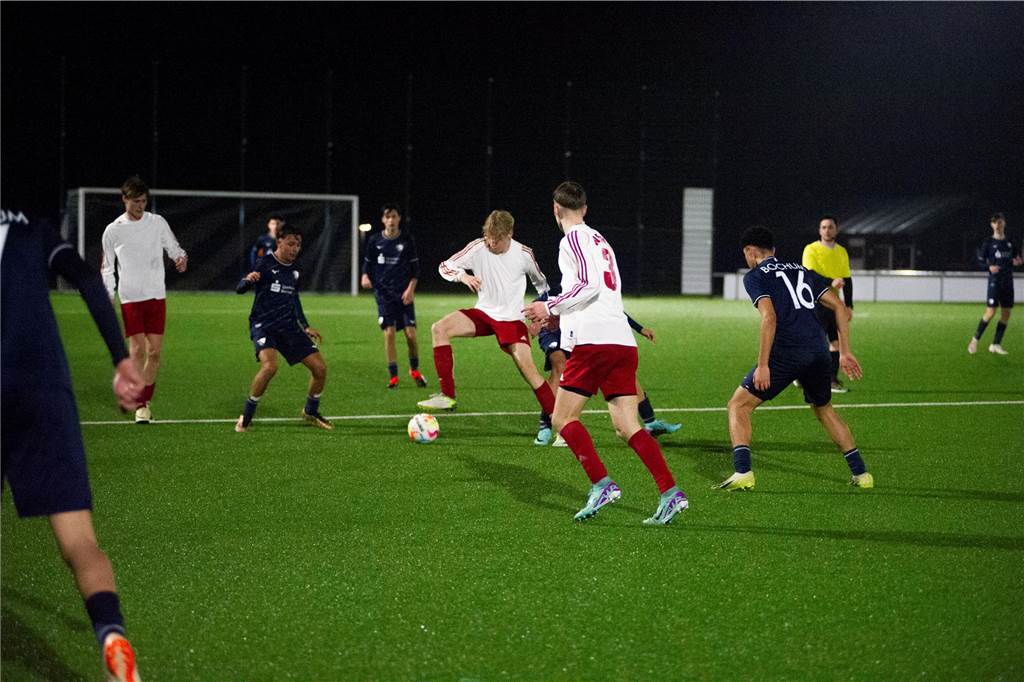 Mit 9:0 setzte sich die U16 des VfL Bochum gegen die U16-Regionalauswahl des FLVW durch. Gespielt wurde auf der Anlage von BW Lavesum.
