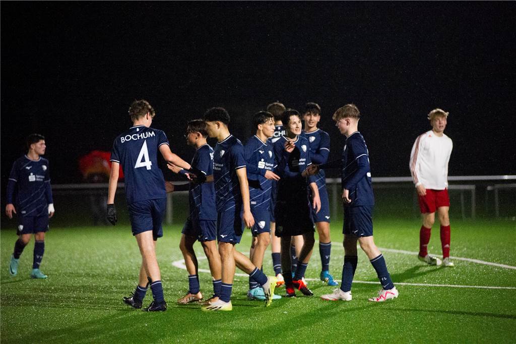 Mit 9:0 setzte sich die U16 des VfL Bochum gegen die U16-Regionalauswahl des FLVW durch. Gespielt wurde auf der Anlage von BW Lavesum.