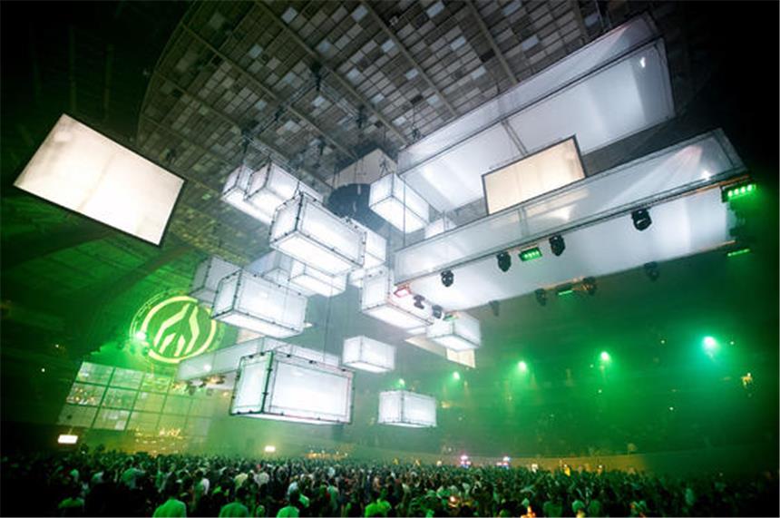 25.000 tanzten bei der Mayday Mit aufwändiger Technik erlebten die Mayday-Besucher eine eindrucksvolle Tanznacht.
