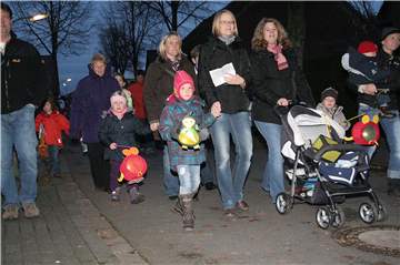 Mit bunten, fantasievollen Laternen wollten die Kinder mit ihren Eltern durch Capelle ziehen, jetzt muss der Umzug kurzfristig abgesagt werden.