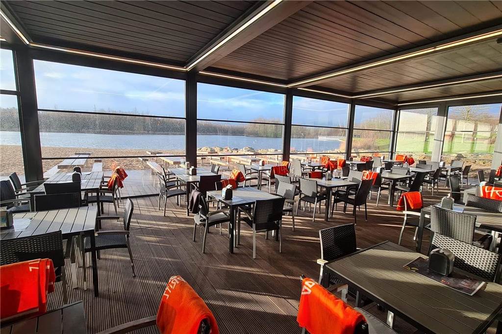 Das Café Seepark wächst zur Top-Lage heran: Sogar der BVB war schon da Mit dem Ausbau des Außenbereichs hat das Café Seepark nun insgesamt Platz für ungefähr 160 Leute.