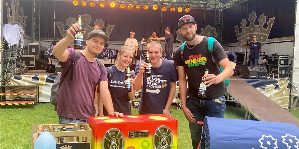 Wieder vier Tage volles Programm: So läuft der Auftakt beim Westpark-Fest Mit dem Bollerwagen durch den Westpark. Mit der Vatertags-Aktion war zum Auftakt des Westparks-Fests Spaß garantiert.