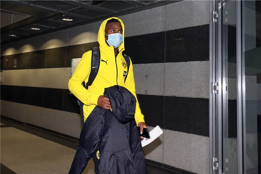 Moukoko erstmals dabei: Mit diesem Kader fliegt der BVB nach Berlin Mit dem BVB auf dem Weg nach Berlin: Youssoufa Moukoko.