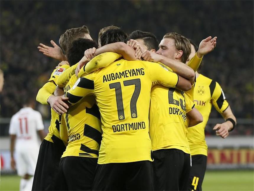 Dortmund gewinnt beim Tabellenschlusslicht VfB Mit dem dritten Sieg in Serie hat sich die Dortmunder Krise in der Bundesliga erledigt. Foto: Ronald Wittek