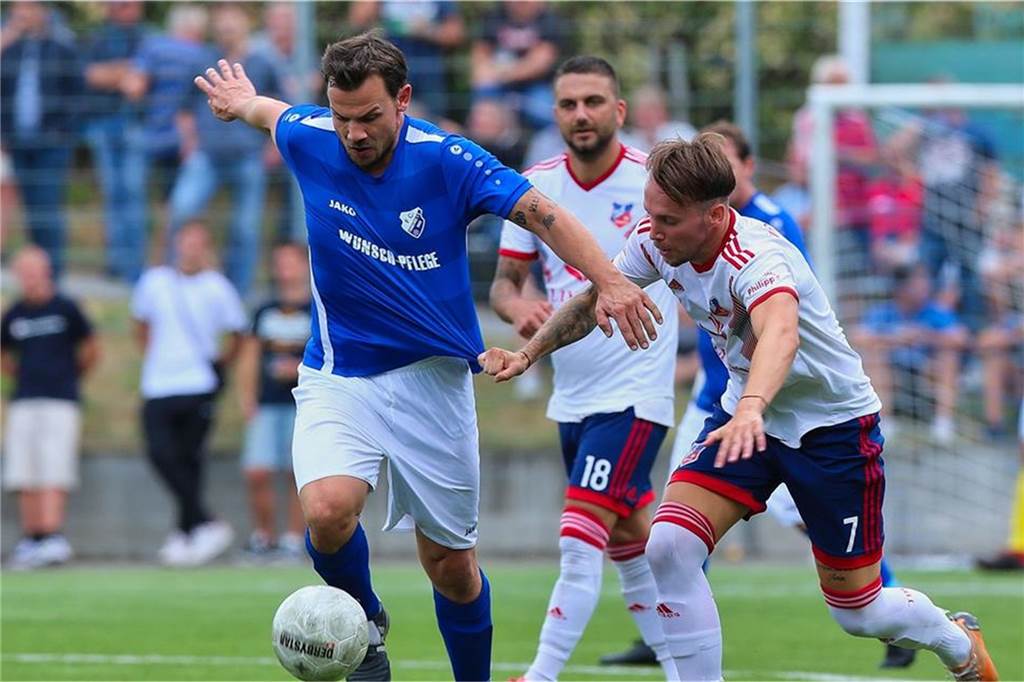 Marc Kruska und Andreas Kluy spielen gemeinsam für einen Bundesligisten Mit dem FC Frohlinde bezwang Andreas Kluy (am Ball) zu Beginn der Saison 2019/20 des TuS Bövinghausen.
