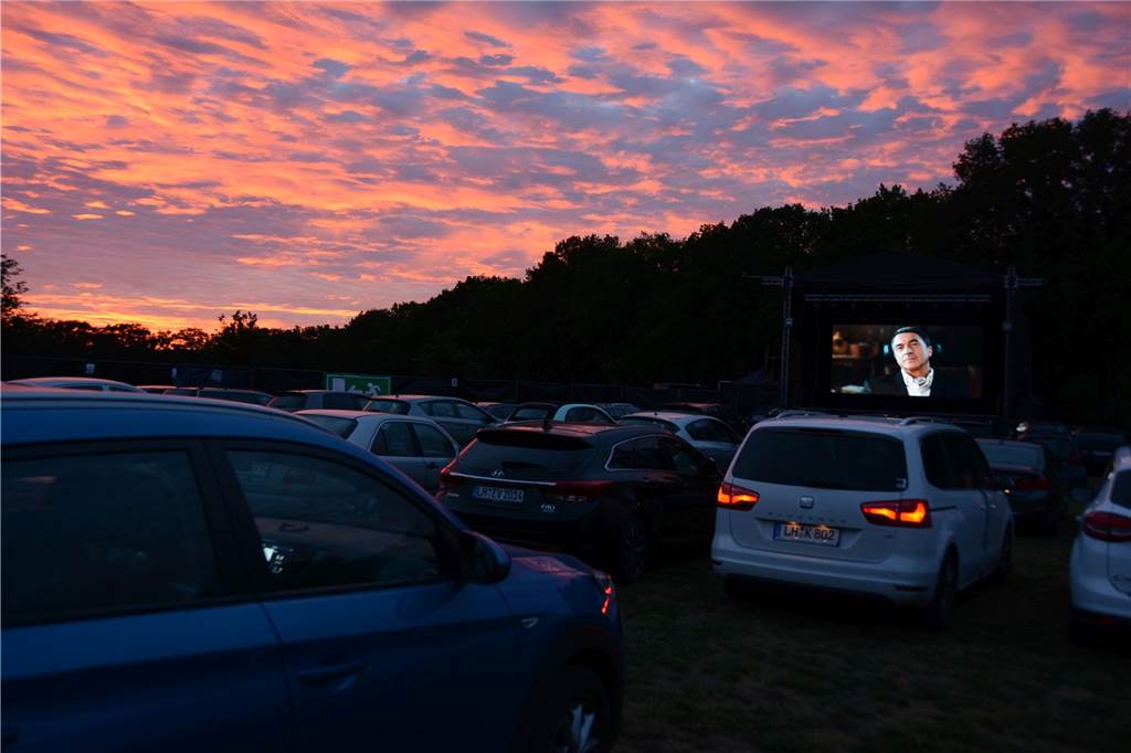 Jahresrückblick für Olfen: Was 2020 außer Corona noch gebracht hat Mit dem Film "Ziemlich beste Freunde" startete im Mai das erste Olfener Autokino.