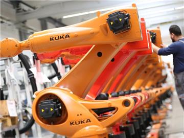 Mit dem Investitionsprogramm will Kuka Ängste zerstreuen, die durch die Mehrheitsübernahme durch den chinesischen Midea-Konzern im vergangenen Jahr entstanden sind. Foto: Karl-Josef Hildenbrand