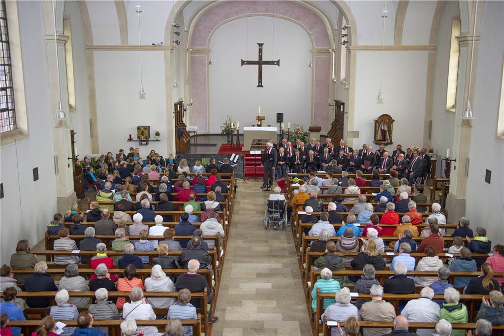 St. Antonius Lavesum wird 100: Festprogramm dauert ein ganzes Jahr Mit dem Konzert des MGV Einigkeit Lavesum begann das Programm zu 100 Jahre St. Antonius.