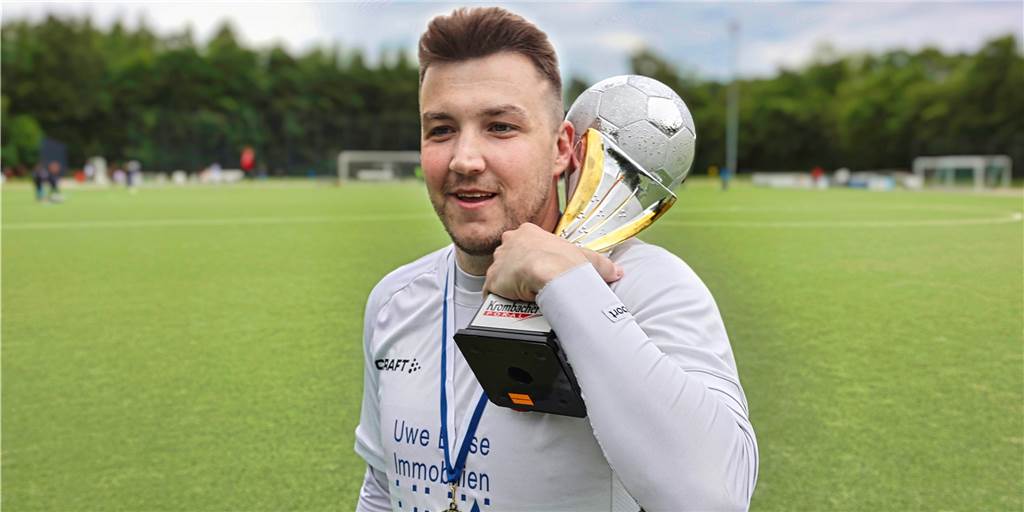 Nach Kreispokalsieg: Kapitän Flaczek nimmt keine Rücksicht auf Arbeitskollegen Mit dem Kreispokal ging Marc Flaczek, Kapitän des FC Castrop-Rauxel, in Herne vom Platz.