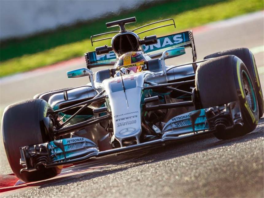 Vettel setzt auf Ferrari-Sieg in Monaco "Mit dem längsten Radstand durch die engen Kurven" - Lewis Hamilton könnte in seinem Mercedes auf dem Stadtkurs von Monaco Probleme bekommen. Foto: Jens Büttner