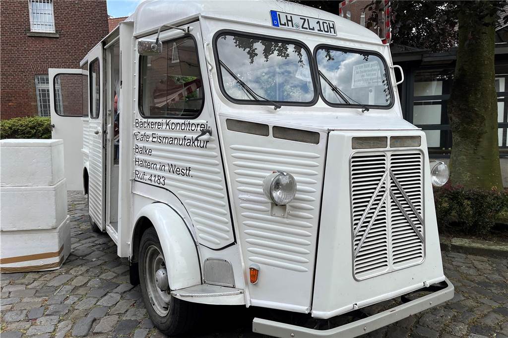 Dirk und Christoph Balke im Gefängnis: Ein köstlicher Nachgeschmack Der Oldtimer Citroen HY